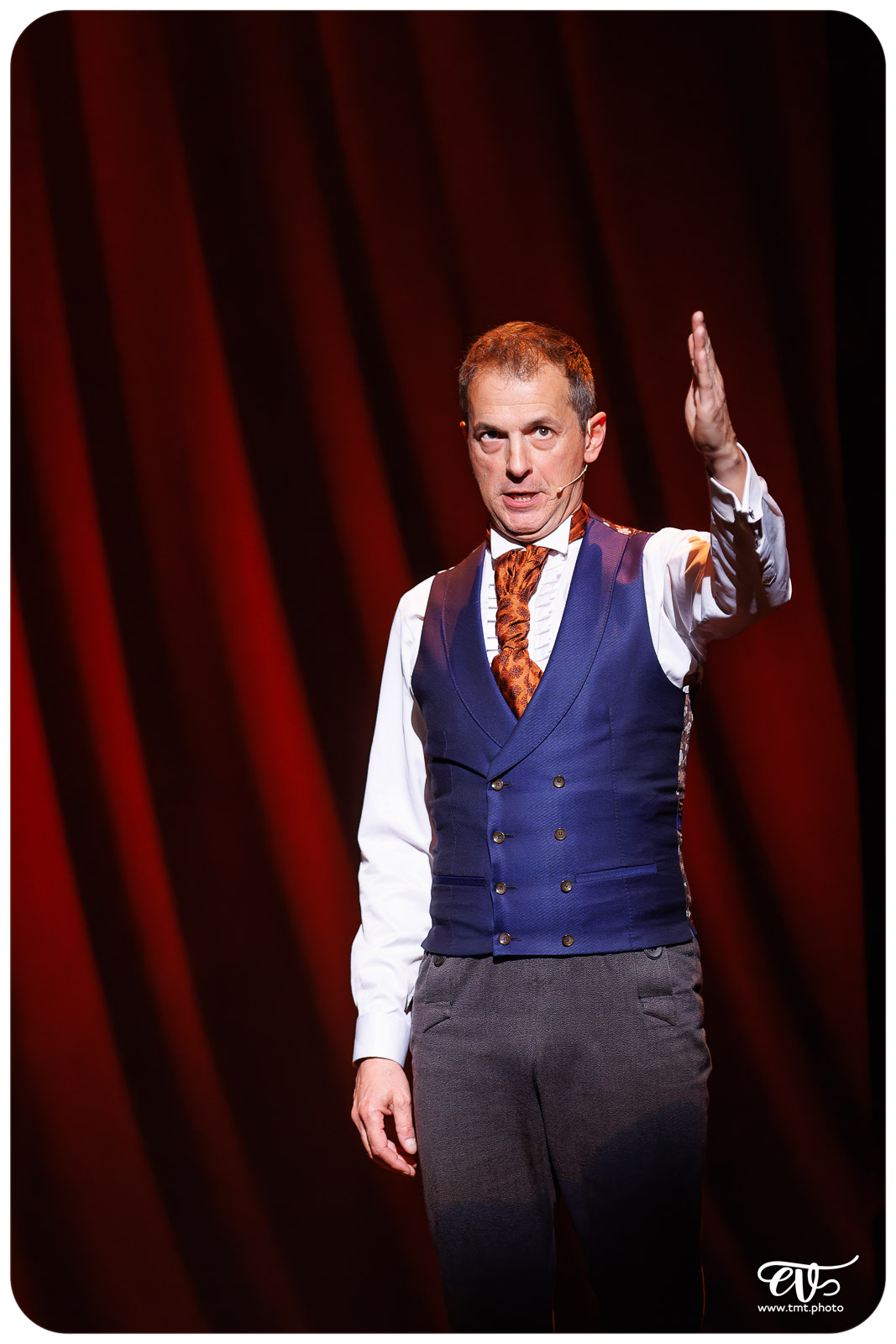 LA CLAQUE (FRED RADIX)